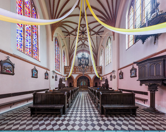 פנים הכנסייה